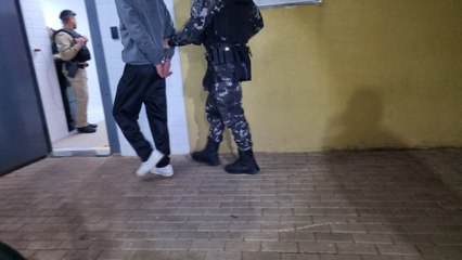 Mulher chama polícia após ex aparecer em frente de casa no Cascavel Velho