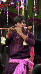 মুখ লাল হয়ে গেল বাঁশি বাজিয়ে