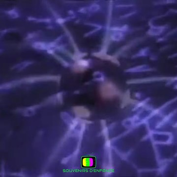 Générique de la série X-Files diffusée sur M6 : Aux frontières du réel (1993)