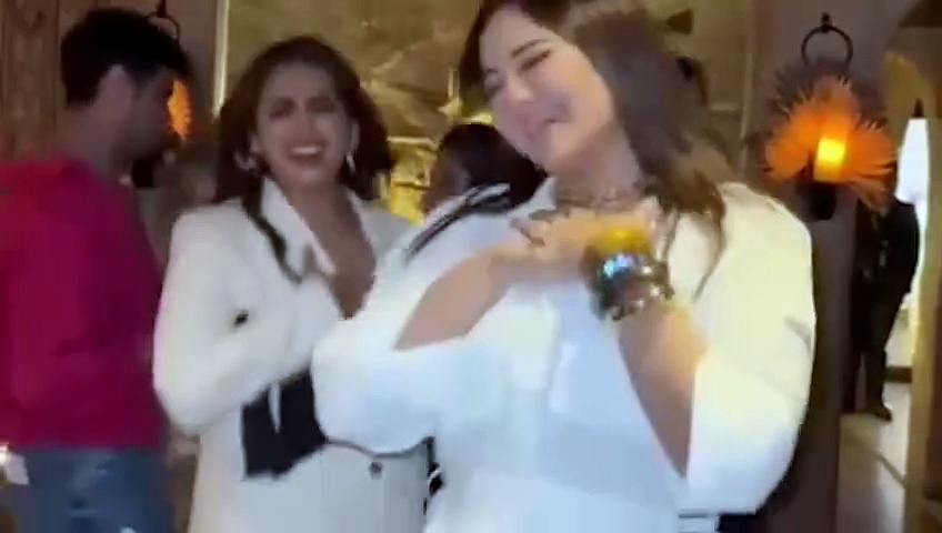 Sonakshi Sinha Blames Zaheer Iqbal For Pregnancy Rumours; Posts Screenshot Of Their Chat