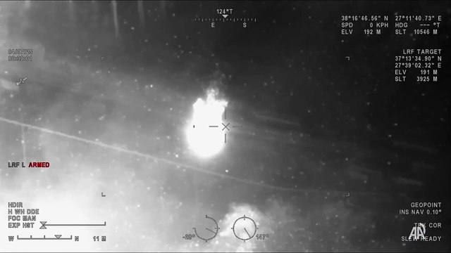 İzmir'in Buca ilçesindeki orman yangınının yayılma anları Bayraktar TB2 kamerasında