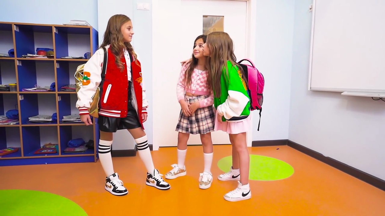 NEUE LIEBE auf dem Campus? 👨‍❤️‍💋‍👨 Das Mädchen wurde für immer von der Schule geworfen! | Serie 9