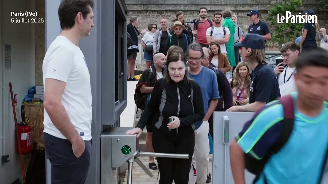 Les premiers nageurs plongent dans la Seine