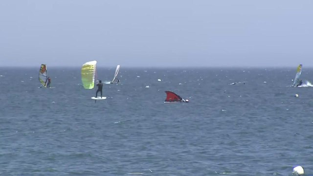 장마 끝나고 첫 주말...무더위 피해 바다로 '발걸음' / YTN