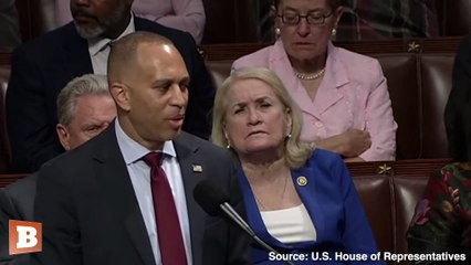 Democrat Snoozes During Hakeem Jeffries' Grandstanding