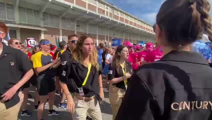 Ambiance avant le départ de la caravane 2
