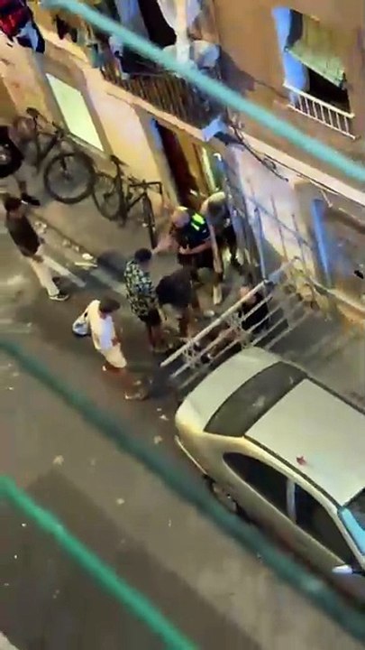 Una pelea en la Barceloneta se salda con ocho detenidos