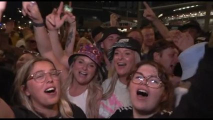 Gli Oasis ricominciano da Cardiff, fan in delirio per il primo concerto