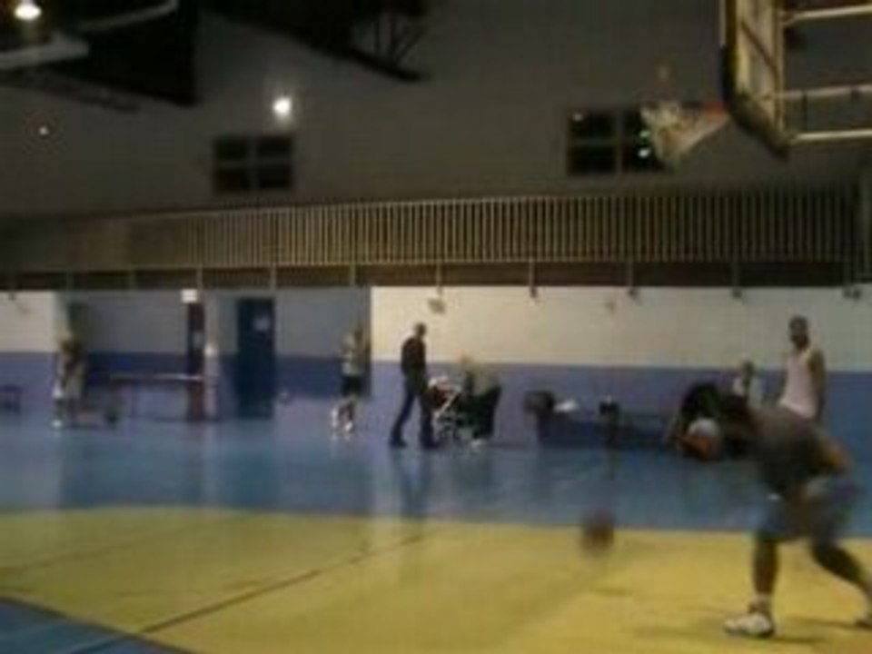 Petit dunk (guy)