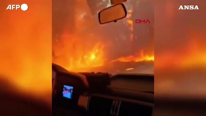 Turchia assediata dagli incendi. Ma in alcune zone del Paese nevica