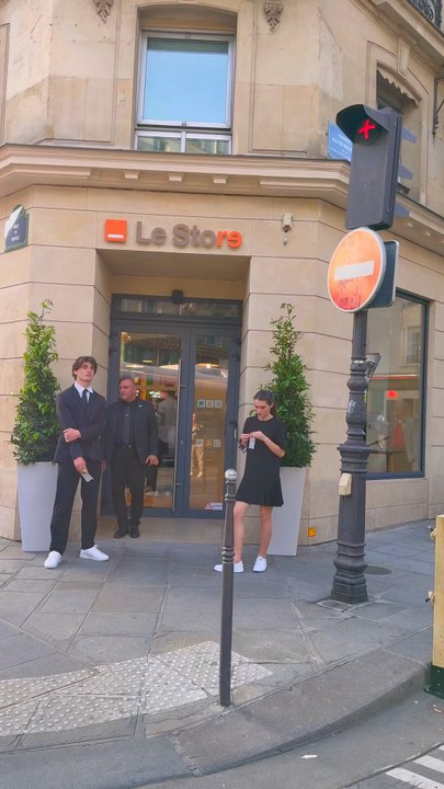 📍Inauguration du StoRE Orange à Paris RivoliOrange dévoile un tout nouveau concept qui réinvente notre manière de consommer le numérique : services durables, appareils reconditionnés, réparables, et bien plus.