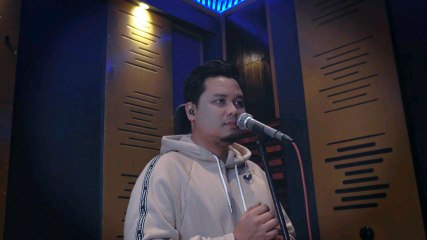 salahkah aku terlalu mencintaimu [Arga Adistama]