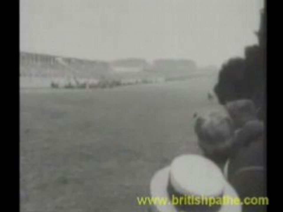 Emily Davison killed at 1913 Epsom Derby