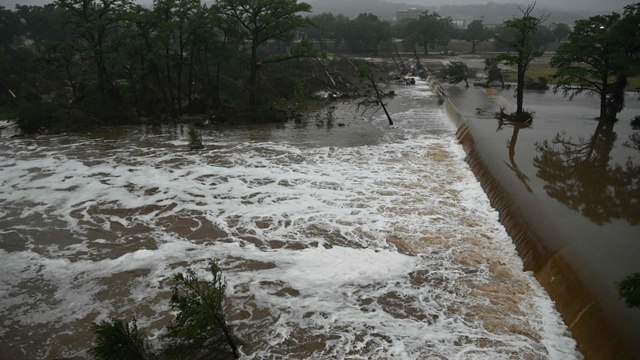 Inondations au Texas : au moins 50 morts, des fillettes d’une colonie portées toujours disparues