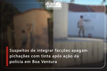 Suspeitos de integrar facções apagam pichações com tinta após ação da polícia em Boa Ventura