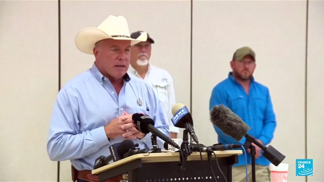 Equipos de rescate trabajan a contrarreloj en Texas tras las inundaciones repentinas