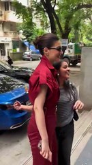 ”are you all together.” asks kriti sanon as she runs into fans outside restaurant in bandra