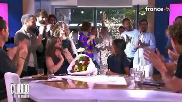 Très émue, Aurélie Casse a fait ses adieux hier soir à l'émission C l'hebdo sur France 5 qui va s'arrêter la saison prochaine - Mohamed Bouhafsi récupère la case