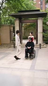 Ending: Su Xiaoliu gritted her teeth and married Mo Chenyu, a second-generation rich man who was rumored to have killed three wives, to save her grandmother. On their wedding night, he was cold as ice, but she kept her promise and stayed with him until sh