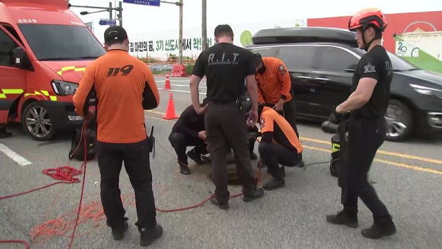 인천 병방동서 맨홀 작업 1명 심정지·1명 실종 / YTN
