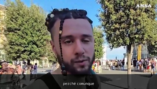 In migliaia ieri al Napoli Pride: Qui per i diritti, ma anche per la pace