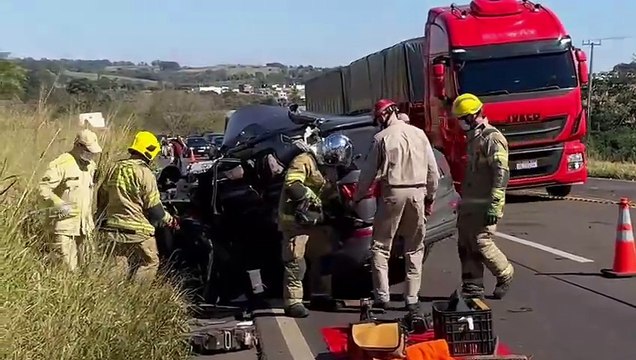 Umuarama: Colisão entre carro e caminhão na PR-323 resulta em óbito de condutor - 1