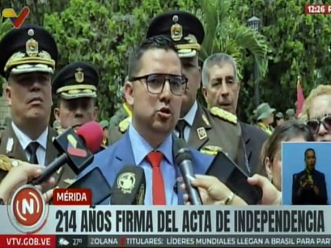 Unión cívico-militar rindió honores por los 214 años de la Firma del Acta de Independencia en Mérida