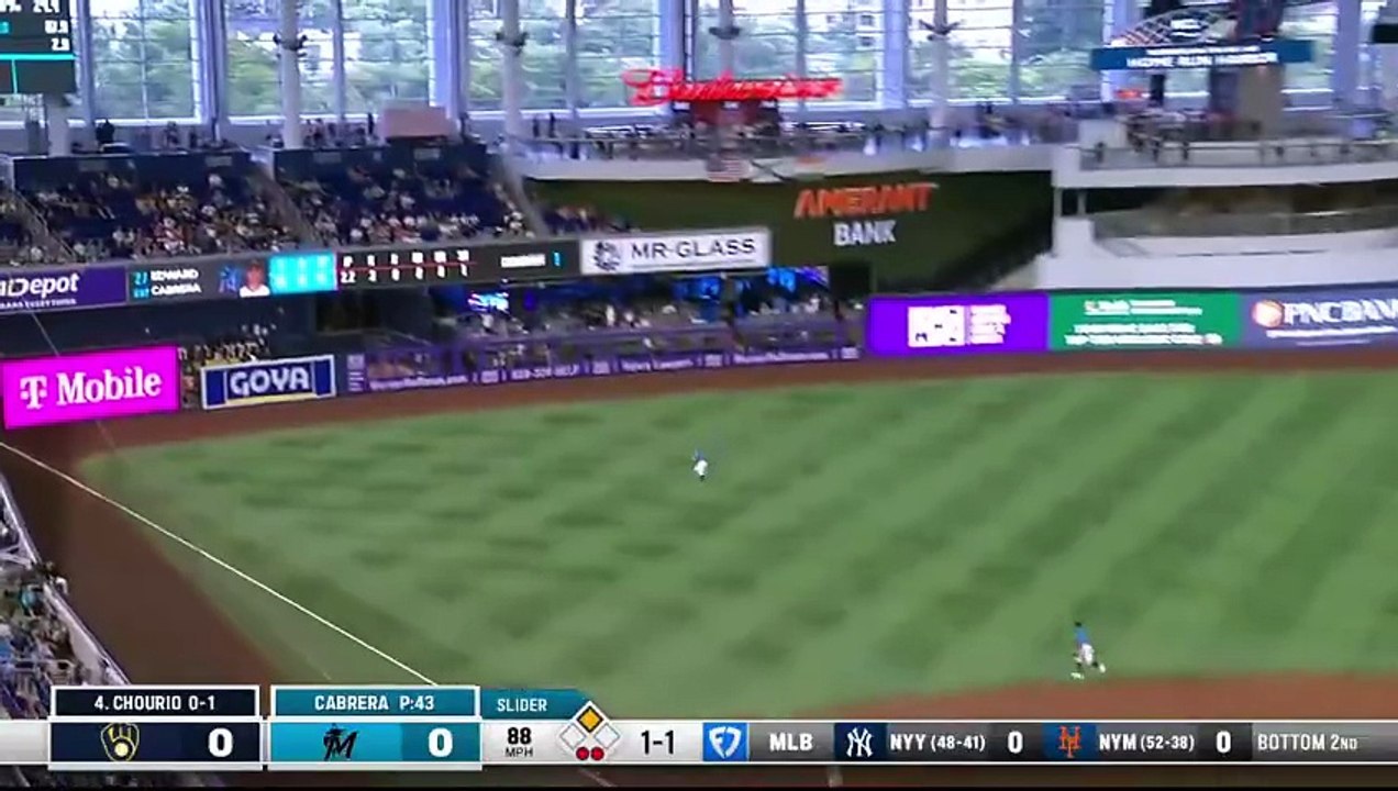 Jackson Chourio le da la ventaja a Milwaukee con su cuadrangular 15 del año