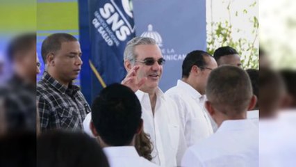 El presidente Luis Abinader entrega oficinas estatales en Duarte