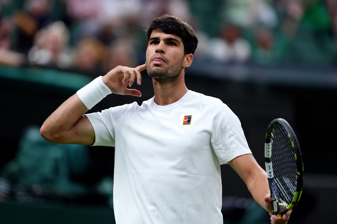 Wimbledon : Alcaraz se débarrasse de Rublev et file en quarts