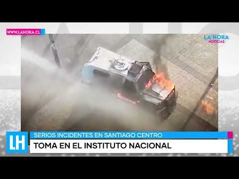 LH Noticias: incendian carro de Carabineros en medio de manifestaciones del Instituto Nacional