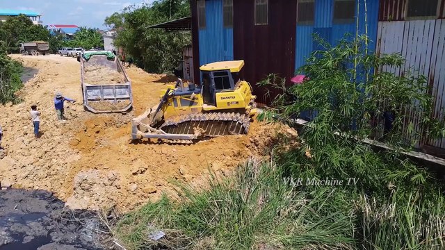 25.5T Powerful Dump Trucks Stuck in Pond! Dump Trucks Driving Back Overturned And Recover By SHANTUI