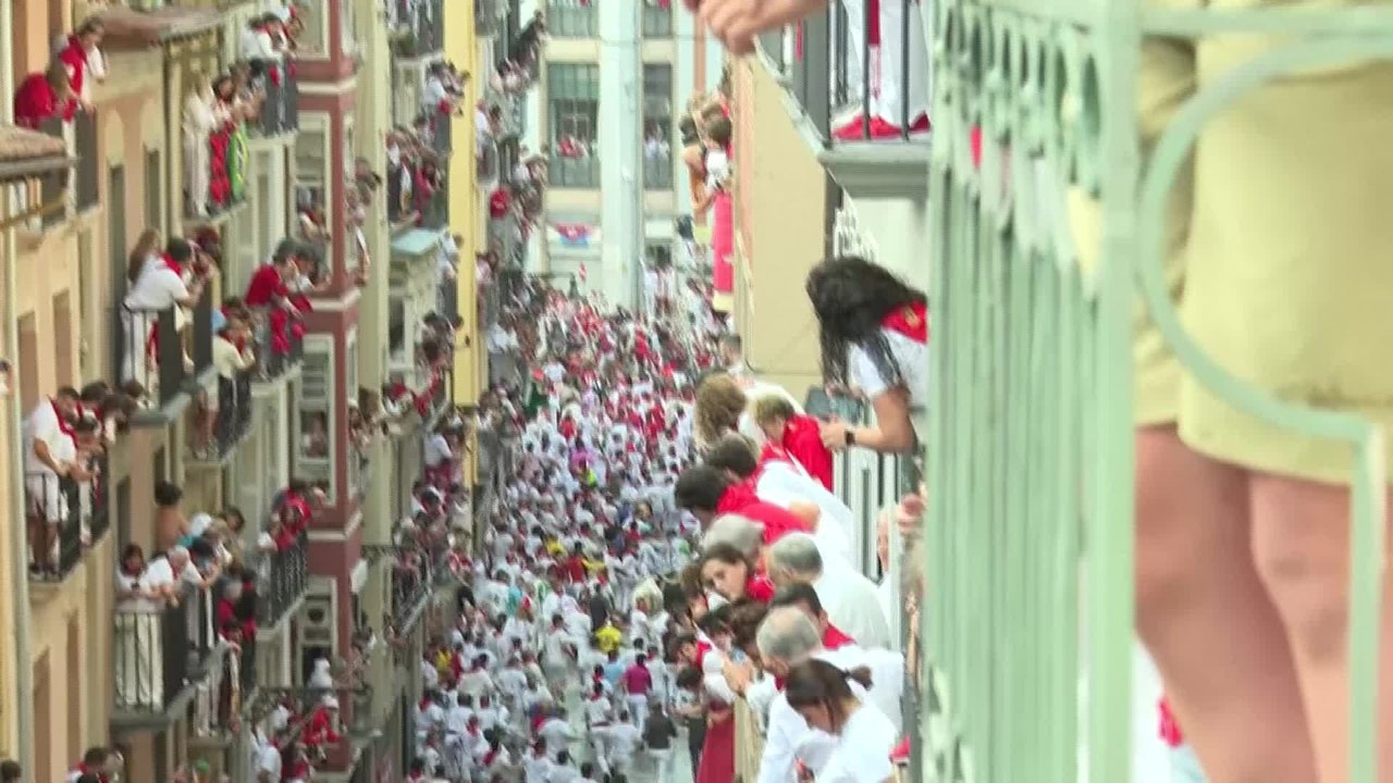 Premier lâcher de taureaux des fêtes de San Fer...