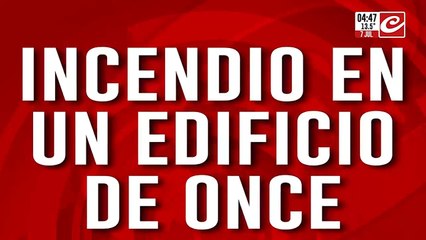 Impresionante incendio en un departamento de Casa Calise: hay varias personas afectadas