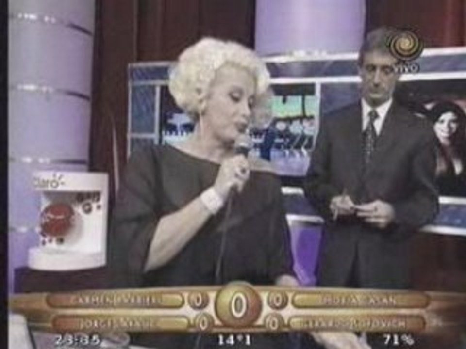 Male baila cumbia