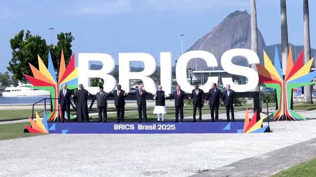 Trump impondrá un arancel adicional del 10% a los países que se alineen con los BRICS