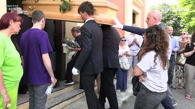 I funerali di Alice Neri, a mille giorni dal suo brutale omicidio: ?Addio, lasci un vuoto?