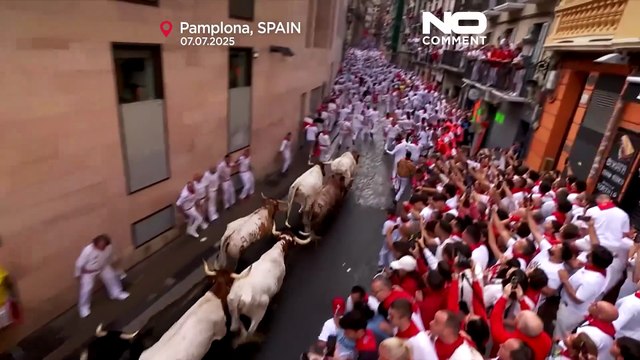 Festival de San Fermín começa com a primeira corrida de touros em Pamplona