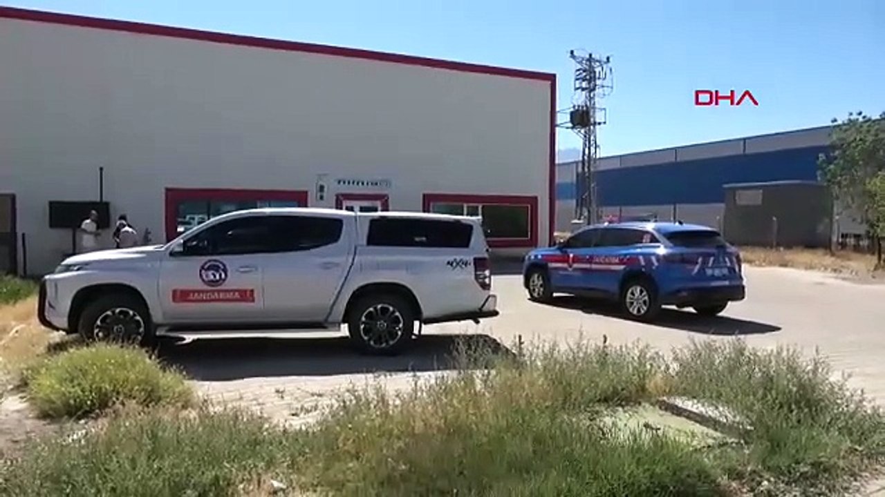 Fabrikada patlama: Ölü ve yaralılar var