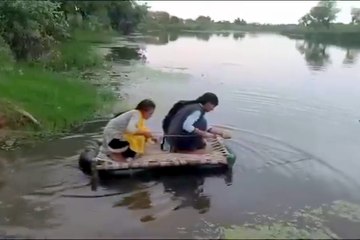 स्कूल जाने का देशी जुगाड़...