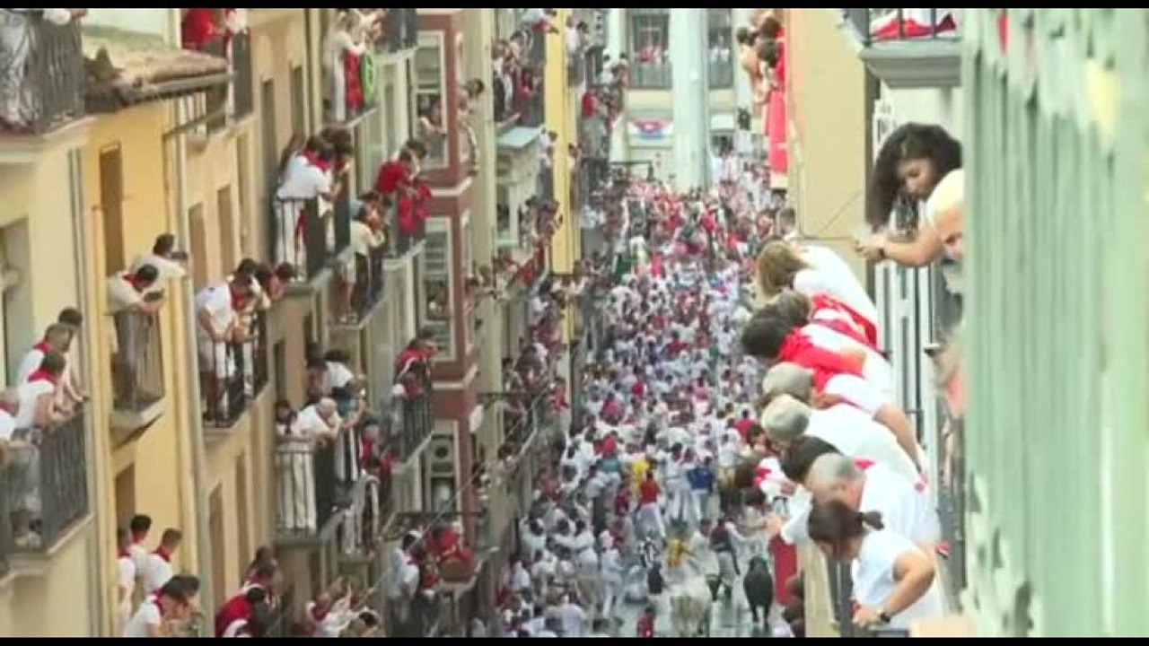 A Pamplona la folla in delirio per la festa di San Firmino
