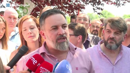 Abascal afirma que PP y PSOE "parecen la misma cosa y actúan de la misma manera