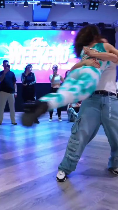 Arabic dance with Arabic music so beautiful dance with girl and boy audience club training beautiful dance