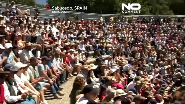 NO COMMENT: Así doman a los caballos salvajes en el festival Rapa das Bestas de España