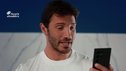 Stefano De Martino, irriverente testimonial di bellezza per i capelli