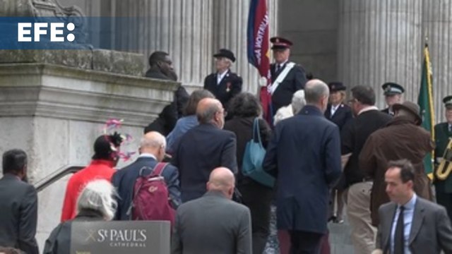 Keir Starmer y líderes políticos asisten al homenaje a las víctimas del 7J en Londres