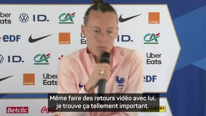 Bleues: Peyraud-Magnin Reveals How Letizi Boosts Her Confidence 🧤