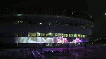 Si accende il primo anello dell'Arena Santa Giulia a Milano: prende vita la più grande facciata a led d'Europa