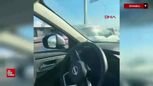 İstanbul Bakırköy'de metrobüs yangını