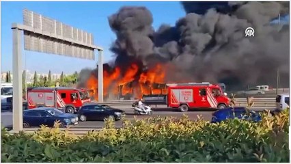 Son dakika haberi: Bakırköy'de metrobüs yangını